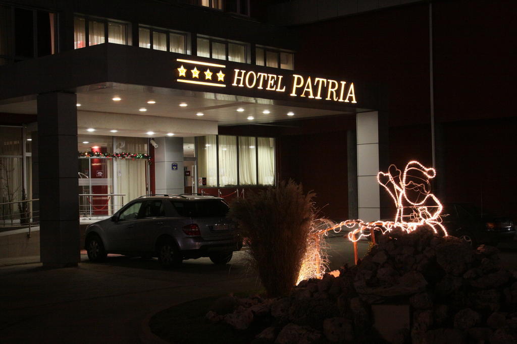 Hotel Patria Subotica Bagian luar foto